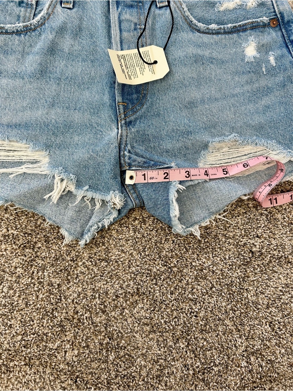 Levi’s 501 Cut Off Shorts - Picture 9 of 9